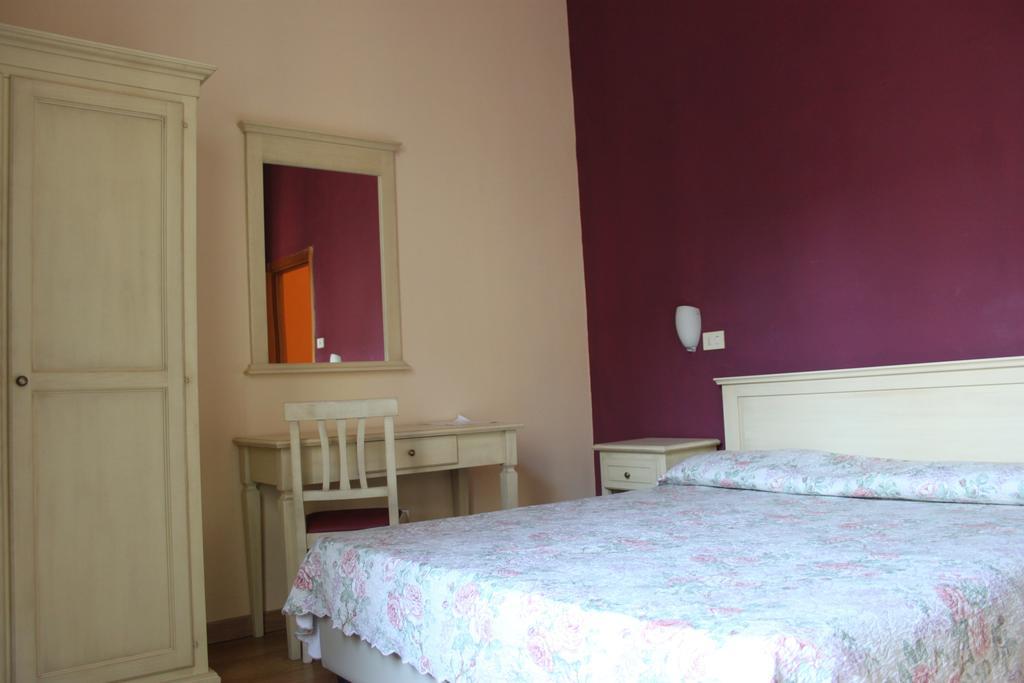 Hotel Savonarola Флоренция Номер фото